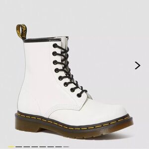 Doc Marten 1460 WOMEN'S SMOOTH LEATHER LACE UP BOOTS